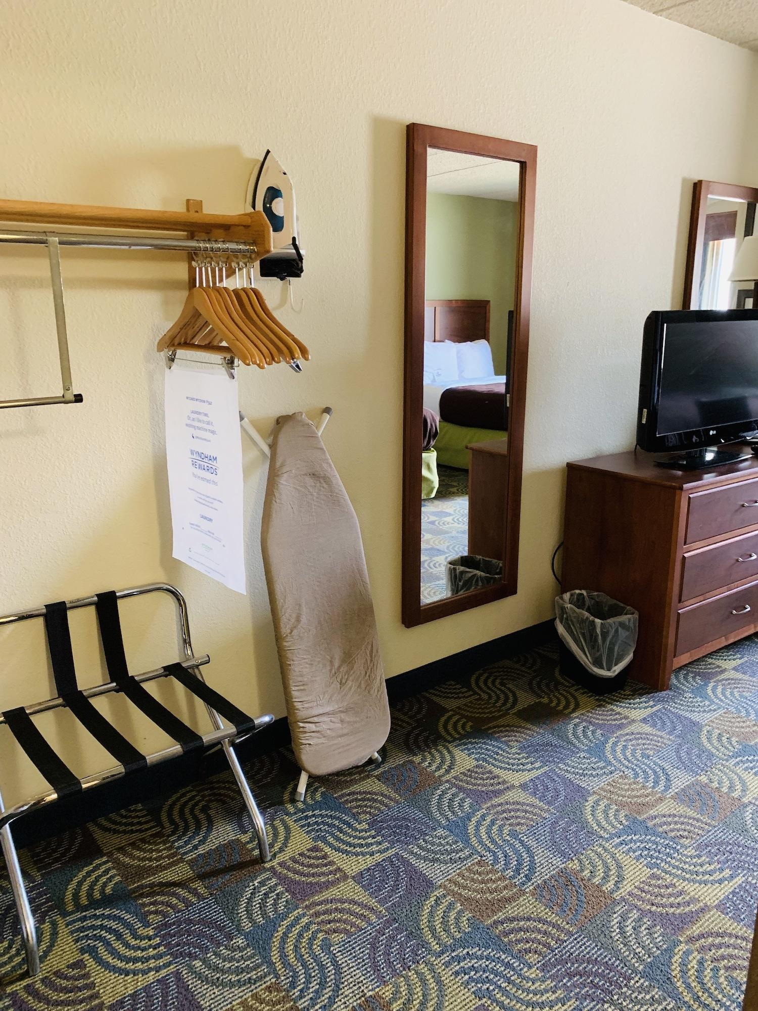 Americinn By Wyndham Kewanee Exterior photo