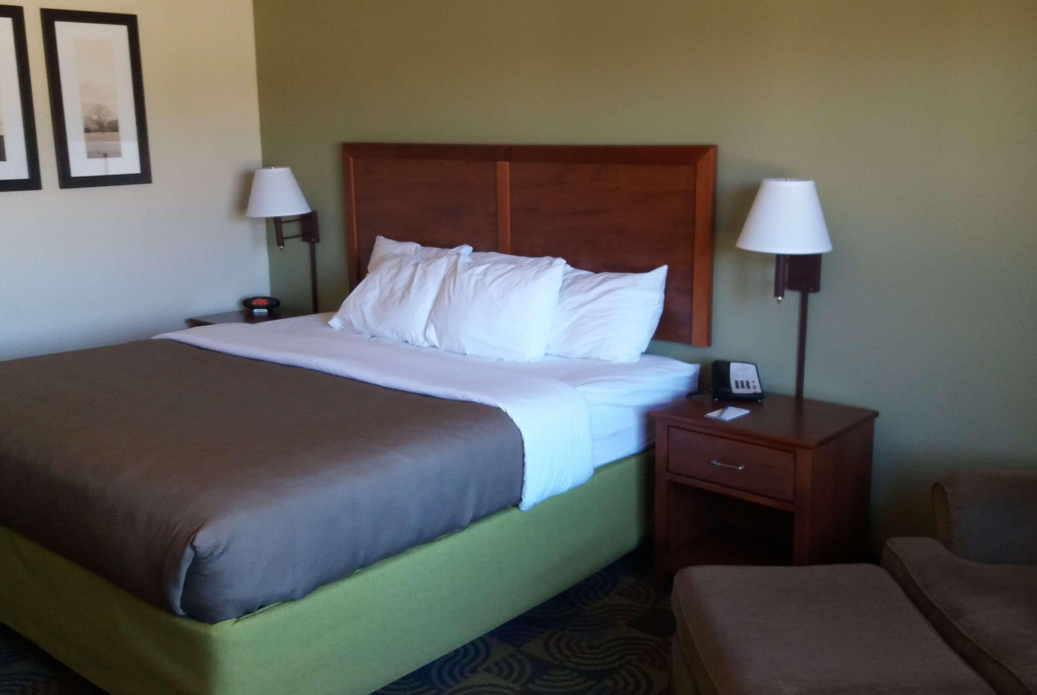 Americinn By Wyndham Kewanee Exterior photo